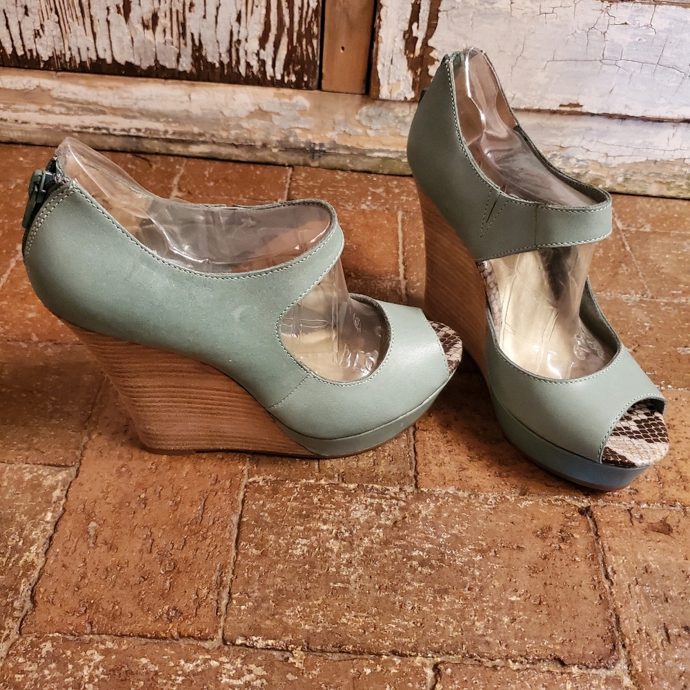 Seychelles heels